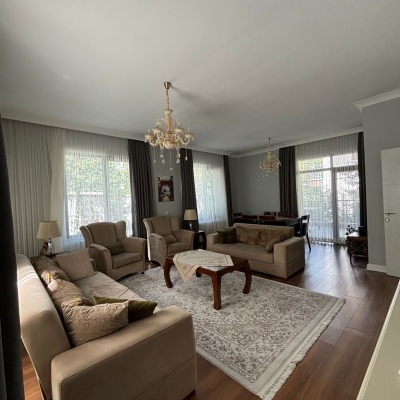 Doruk Sitesinde köşe villa